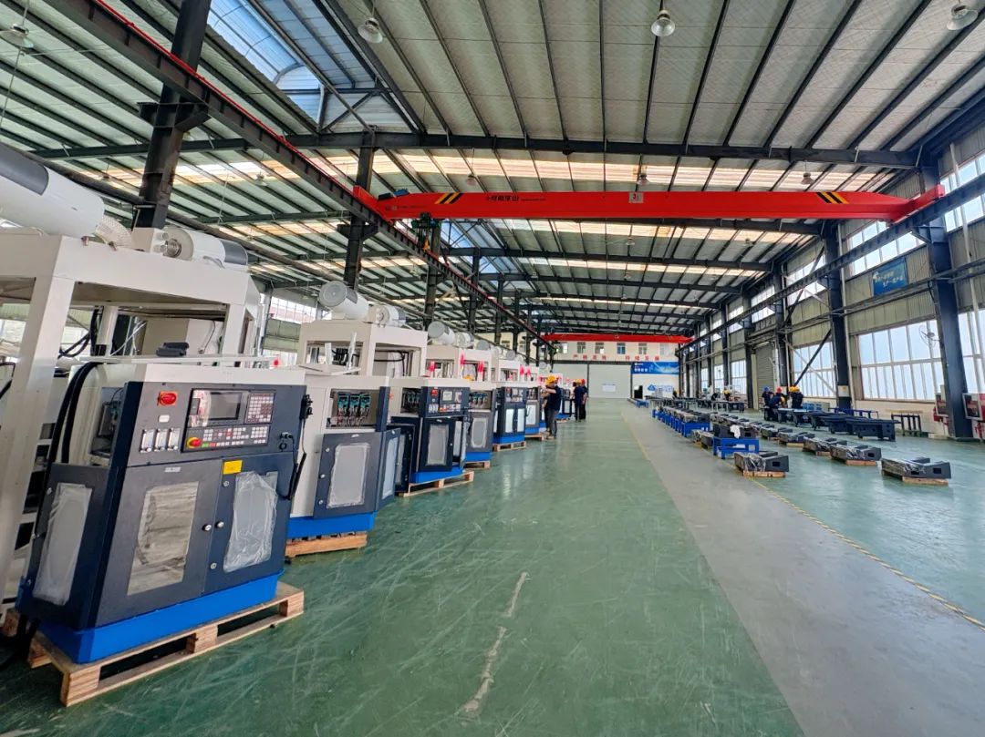 首批“贵安造”工业母机下线 开启物料搬运装备制造新篇章